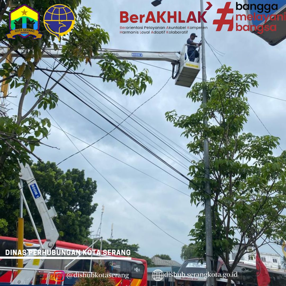 Perbaikan dan Penarikan jaringa dan Perbaikan Lampu Lokasi Jalan Penancangan Depan Rs Sari Asih 