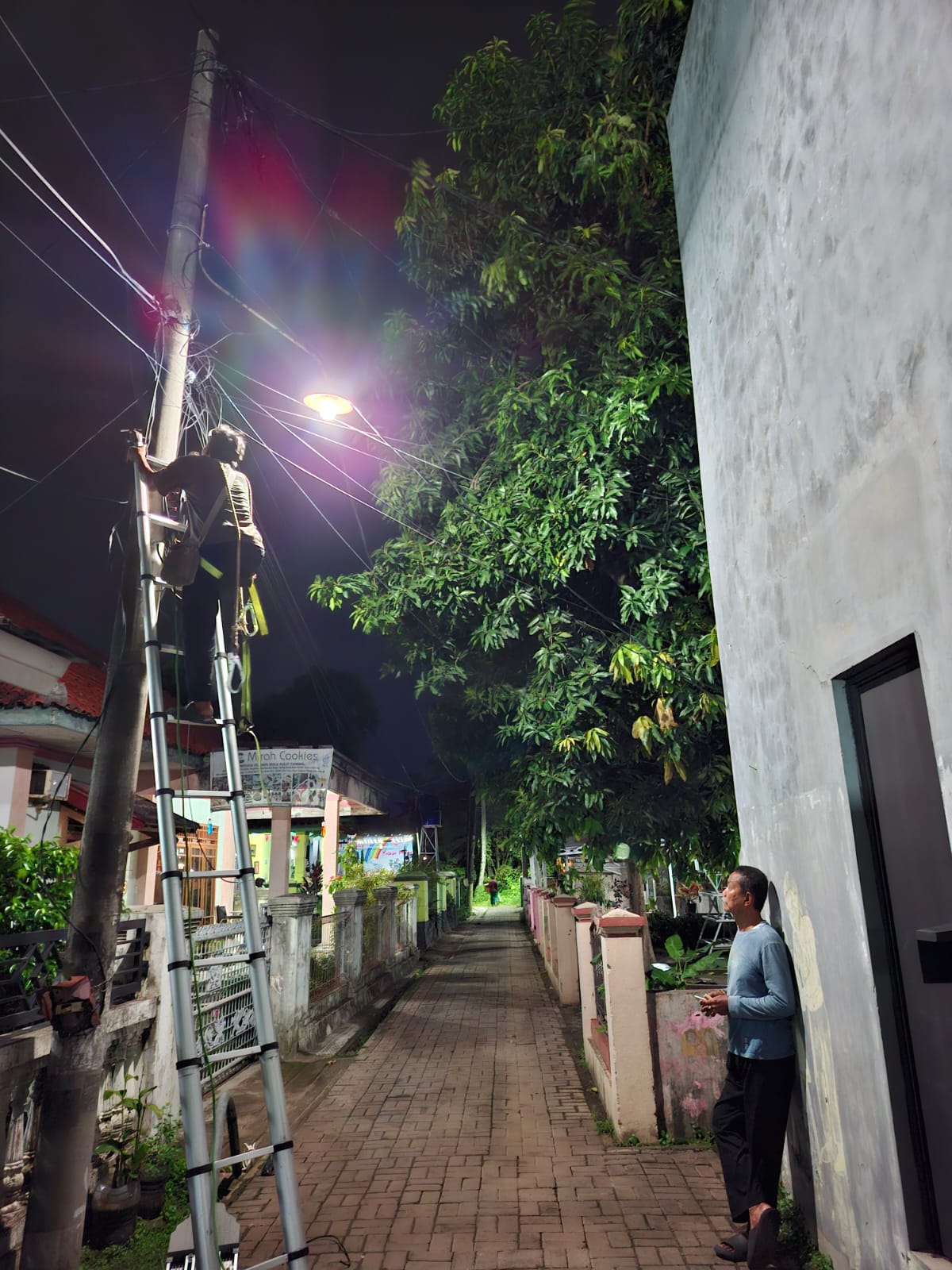 Kegiatan penerangan jalan umum(PJU)Dinas Perhubungan Kota Serang Pemasangan lampu 2 titik Lokasi Asem gede Cipare