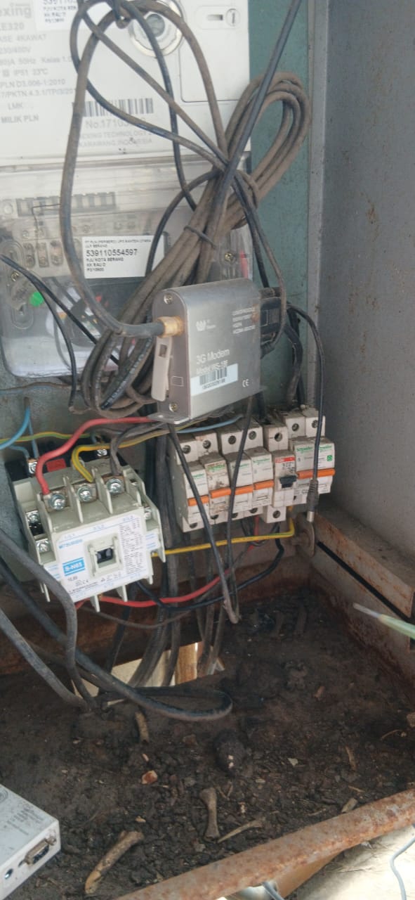 Kegiatan penerangan jalan umum(PJU) Dinas Perhubungan Kota Serang Penggantian mcb yg terbakar di panel jl  kp. Baru depan dishub kabupaten