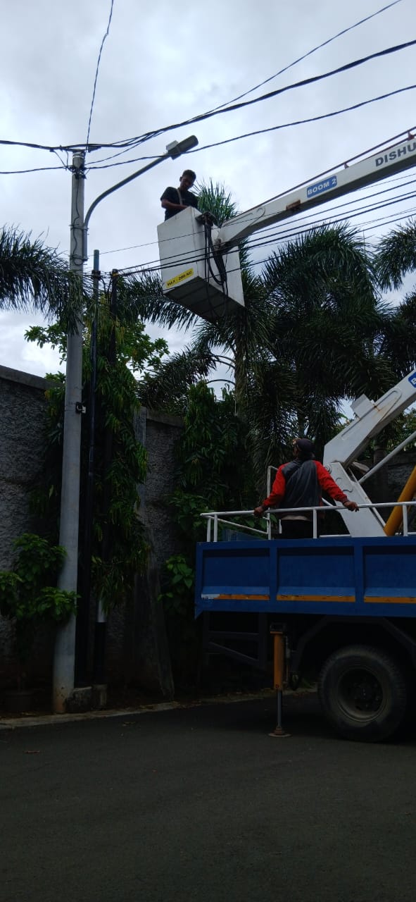 Kegiatan Penerangan Jalan Umum(PJU)Dinas Perhubungan Kota Serang Pergantian Lampu Lokasi Miyabon dan Candika