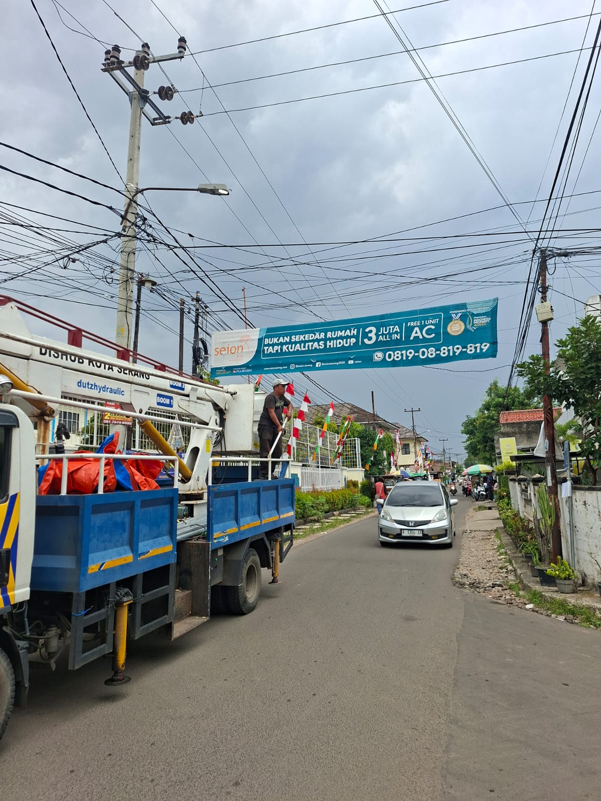 Kegiatan perbaikan Penerangan jalan Umum(PJU) Dinas Perhubungan Kota Serang Pergantian lampu 2 titik  di depan dinas pendidikan kabupaten serang perum PDK penancangan