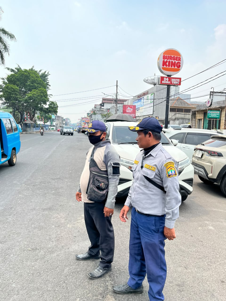 Kegiatan UPTD Parkir Dinas Perhubungan Kota Serang pengawasan parkir berlapis lokasi di jalan ponegoro