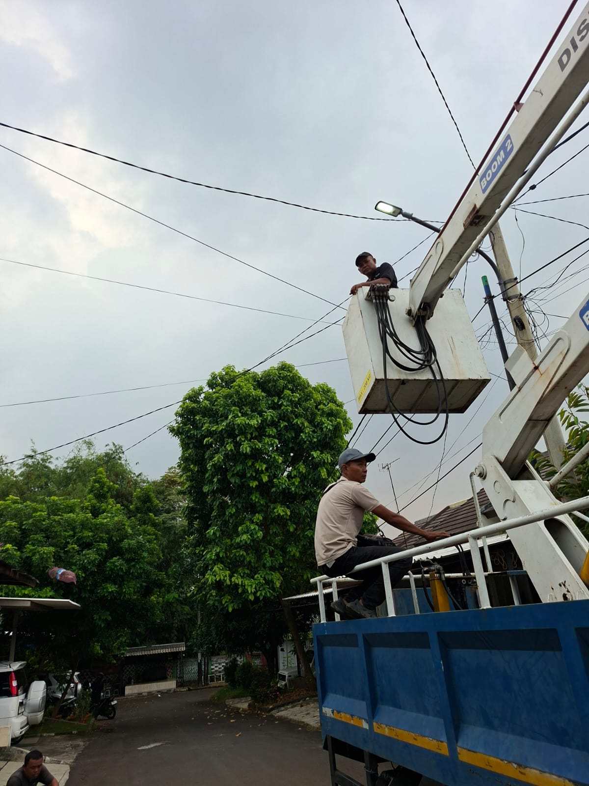 Kegiatan penerangan jalan umum(PJU)Dinas Perhubungan Kota Serang Pergantian lampu 1 titik lokasi  perum graha