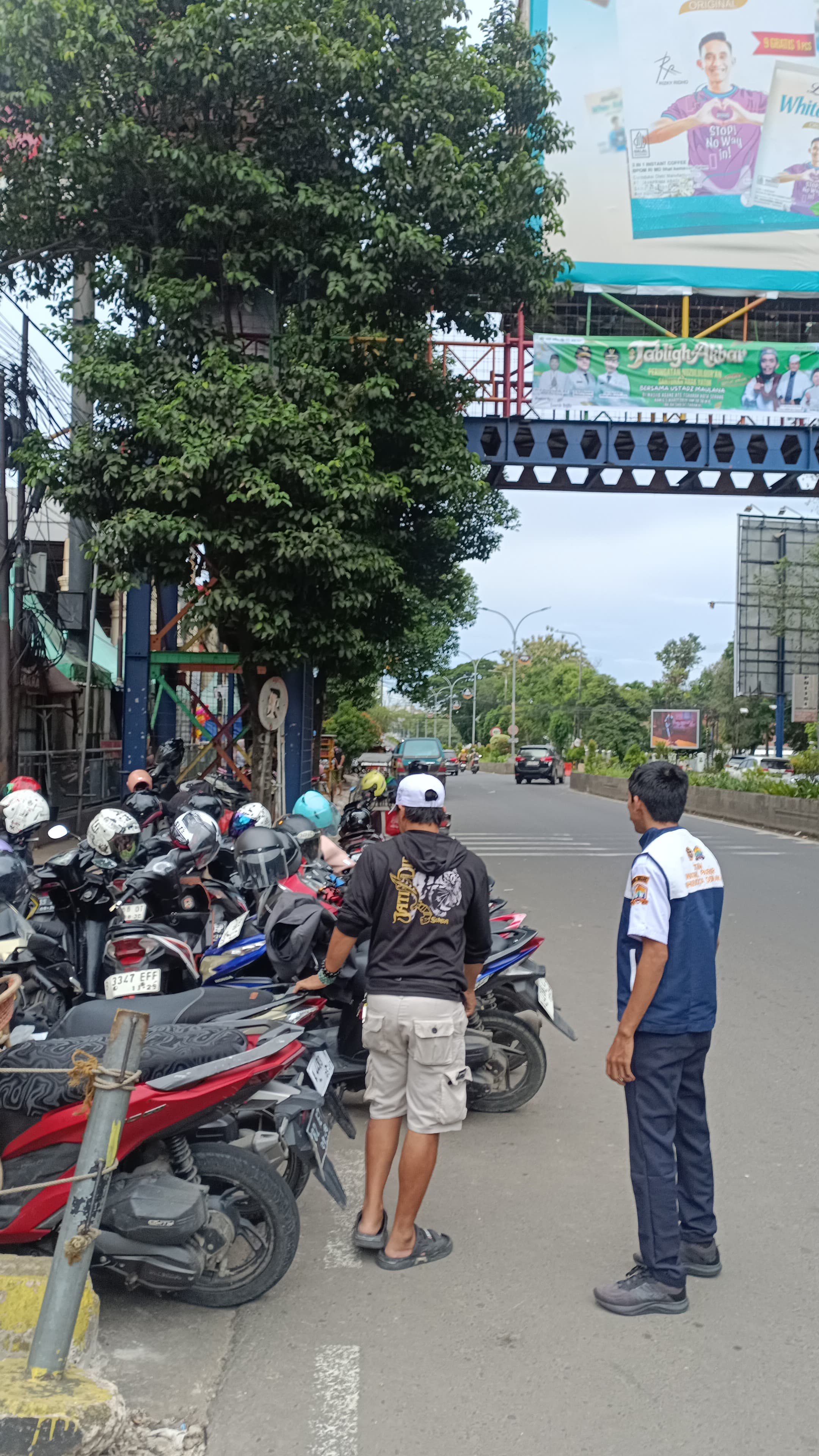 Kegiatan UPTD parkir Dinas Perhubungan Kota Serang Penyeseterilan parkir liar di Lokasi Ramayana Kota Serang