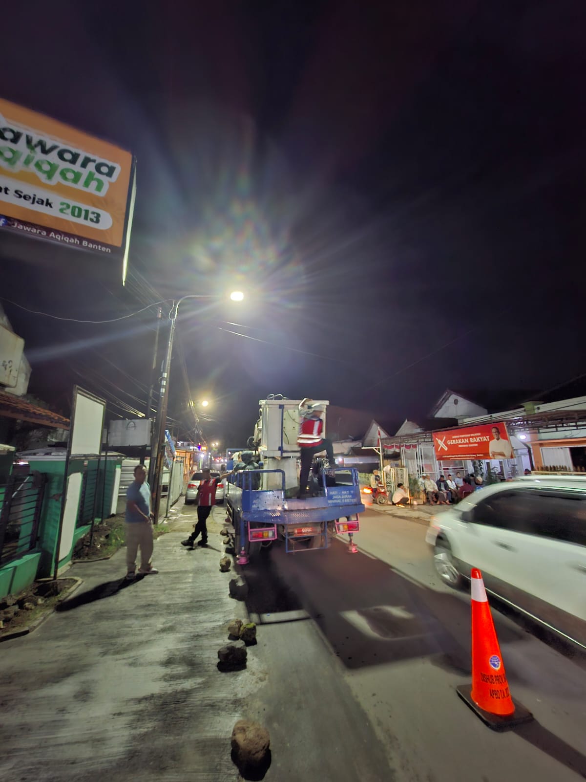 Kegiatan perbaikan penerangan jalan umum(PJU)Dinas Perhubungan Kota Serang Pemasangan 1 titik lampu lokasi kaloran