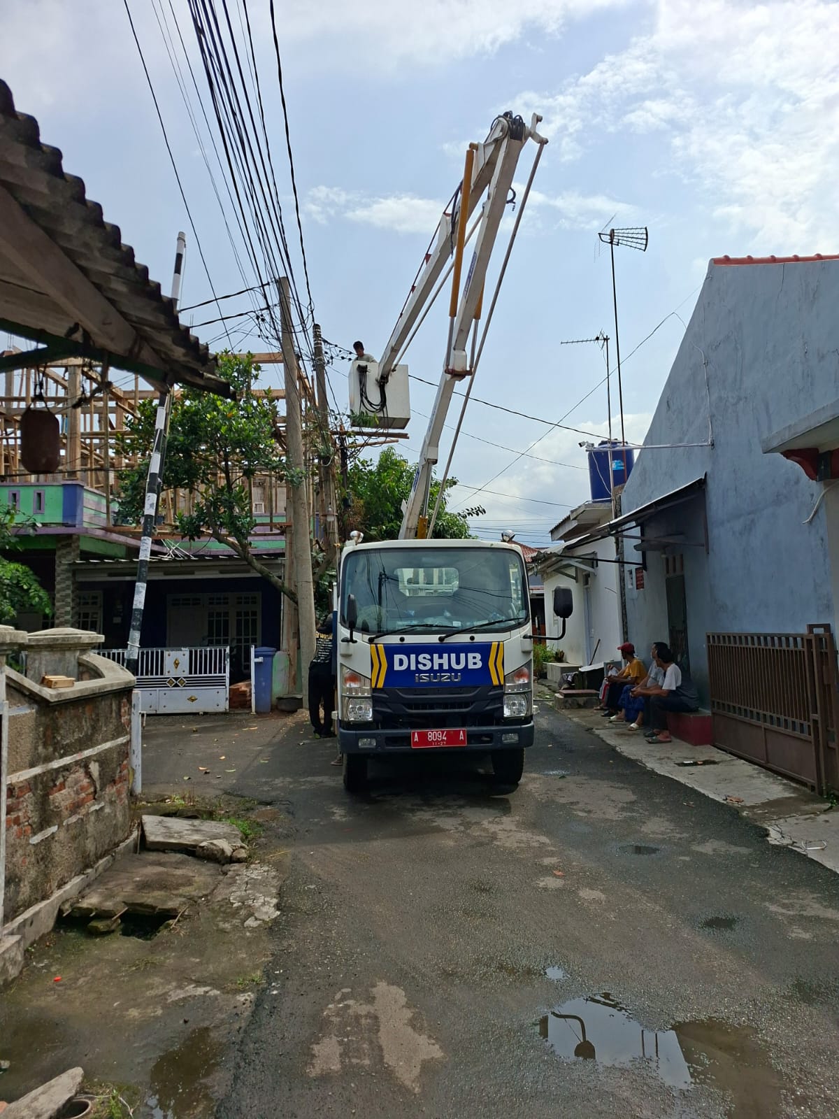 Kegiatan penerangan jalan umum(PJU)Dinas Perhubungan Kota Serang pergantian lampu 1 titk lokasi rusunawa margaluyu