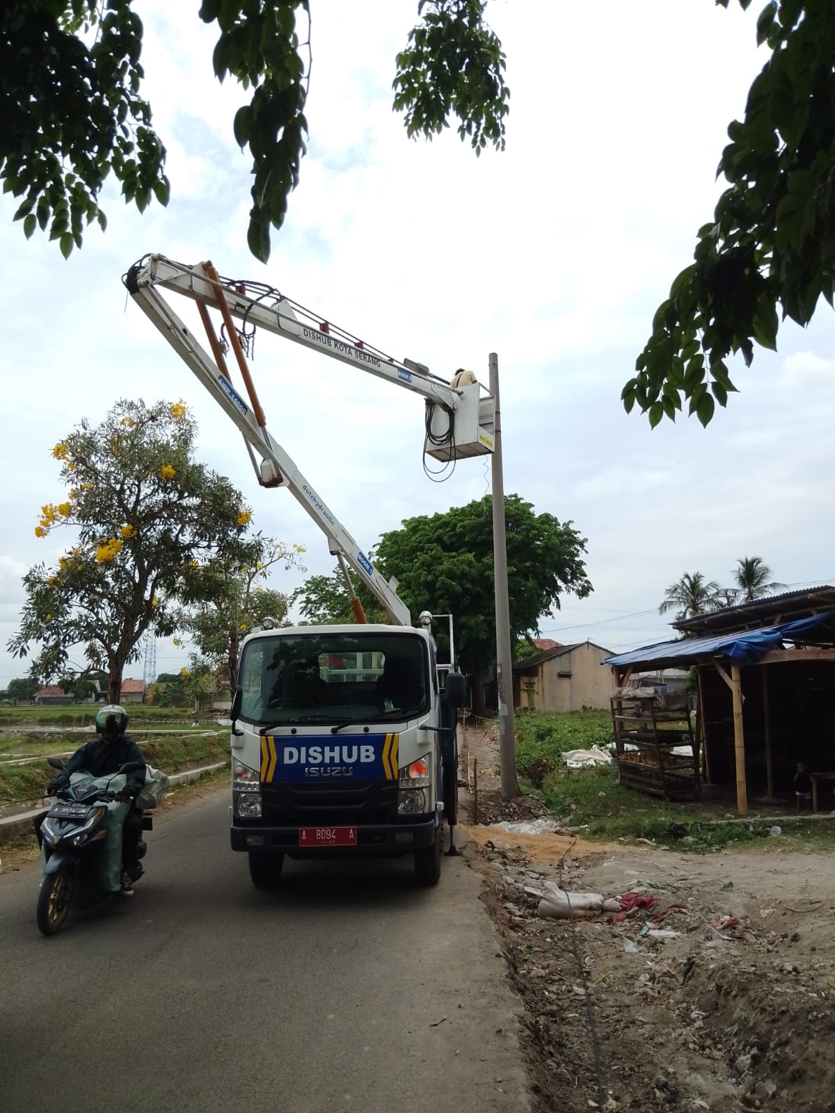 Perbaikan Penerangan jalan umum(PJU)Dinas Perhubungan Kota Serang,Pergantian lampu 1 titk Lokasi kP.Ciwedus dan di depan kampus untirta