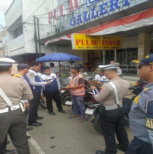 Kegiatan Penertiban Parkir di Jalan Tirtayasa