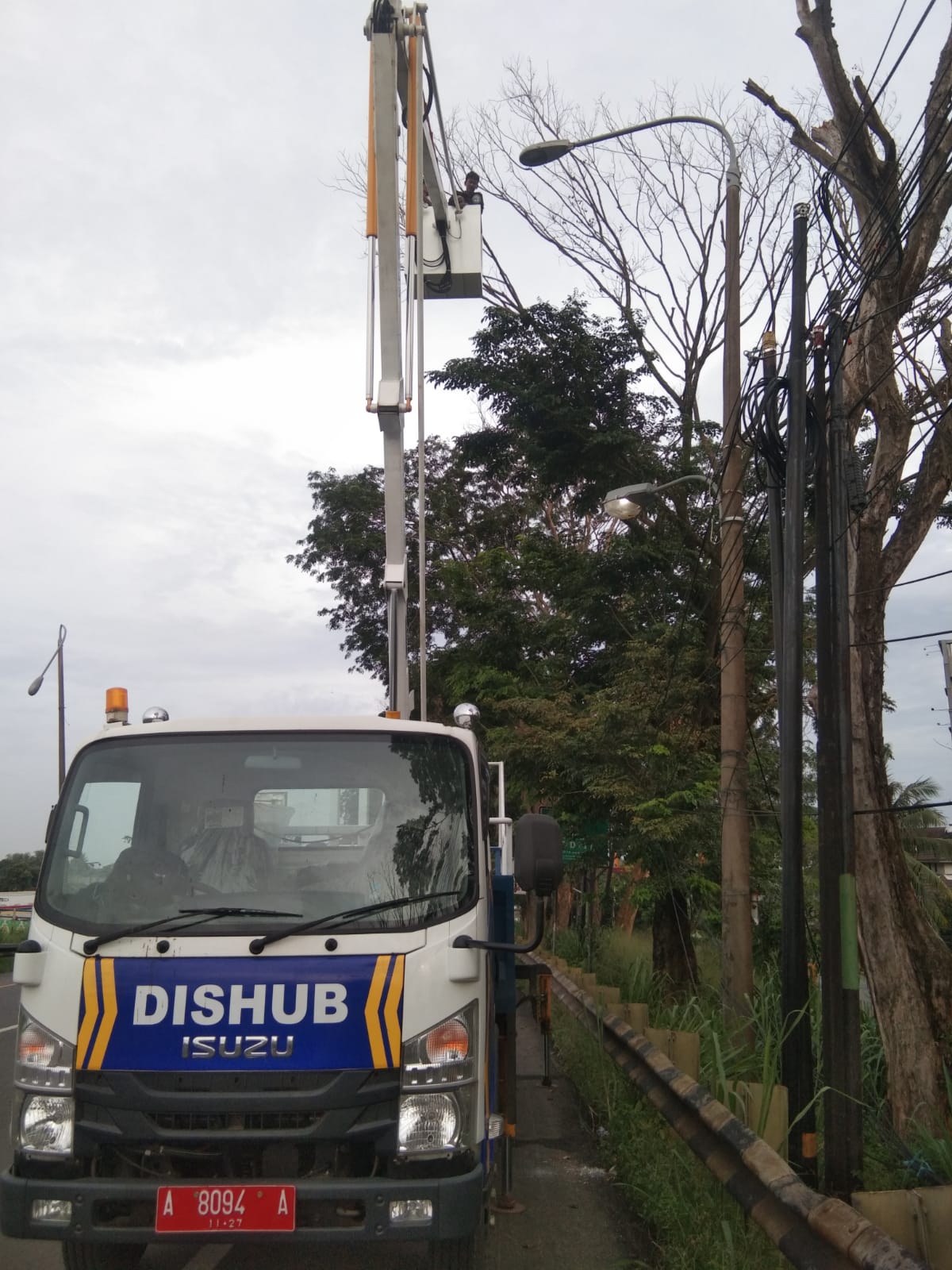 Perbaikan Lampu dan Penarikan Kabel jalan Kemang